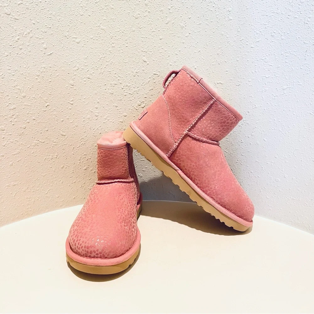 UGG classic mini
